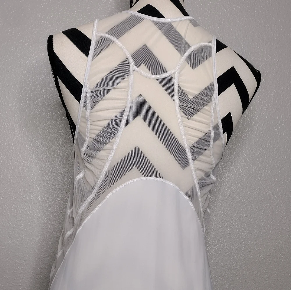 Lululemon White Workout Athletic Tank Top Sz 4